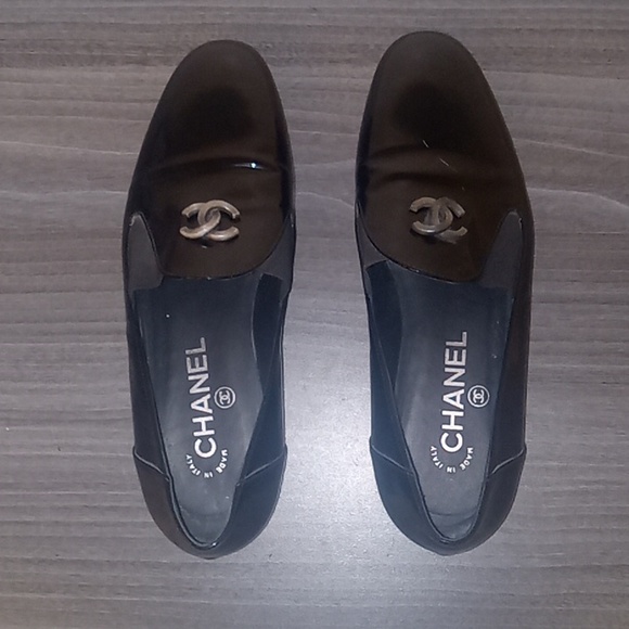 Chanel black patent leather slip on shoes in size 36.5 - Picture 5 of 7
